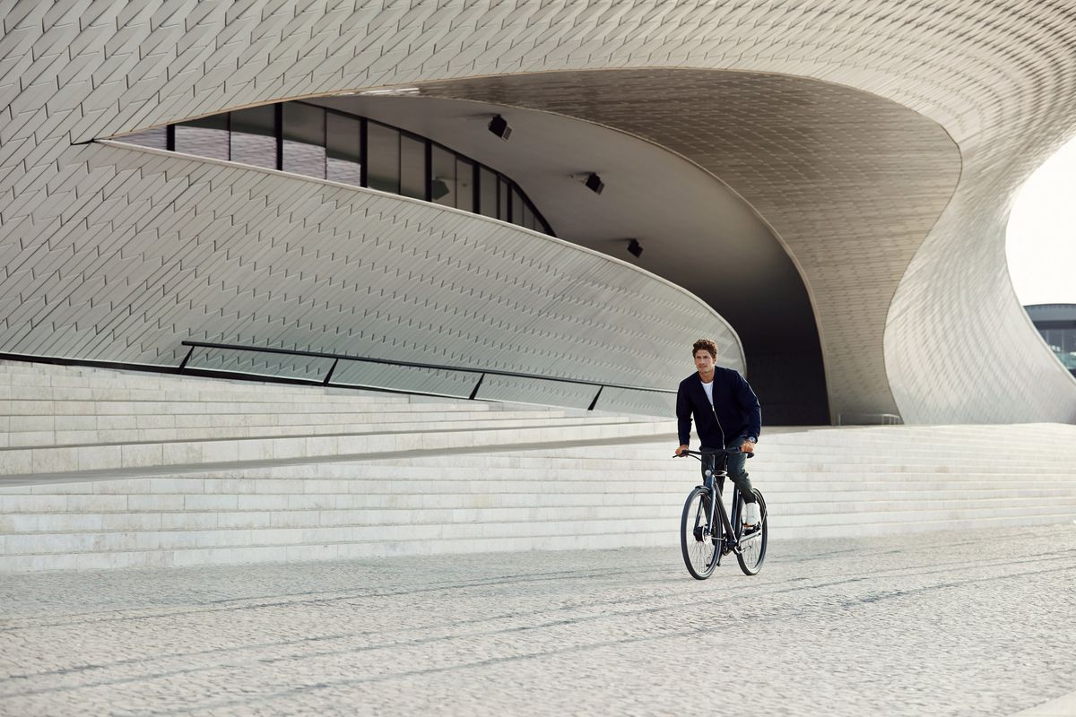 Urban Jungle Mastery: How the Flex Interceptor Outmaneuvers Traditional City Commuters